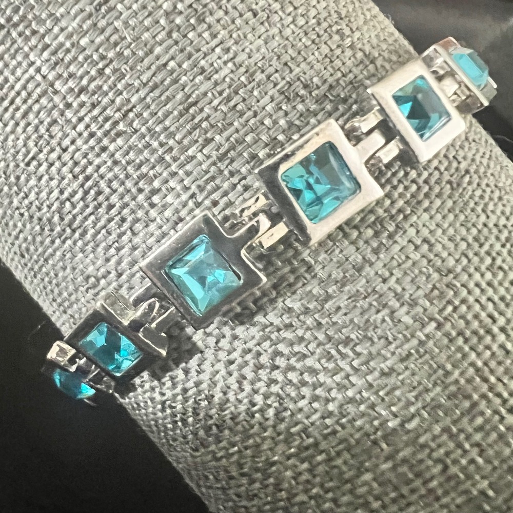 Vintage Silver Tone Aqua Blue Princess Cut Crystal Bracelet 7 Inch Cottagecore
